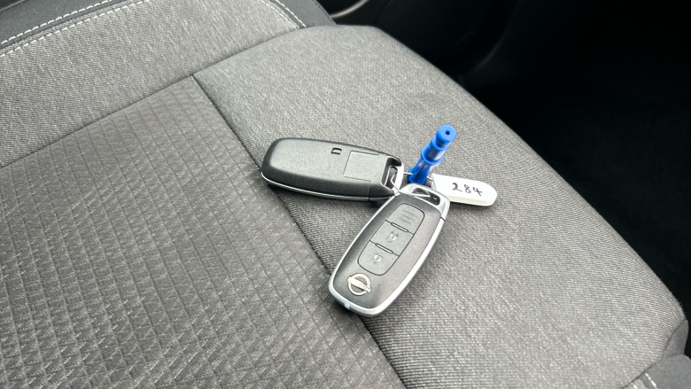 Nissan Qashqai 1.3 DiG-T MH 158 N-Connecta 5dr Xtronic Petrol Hatchback